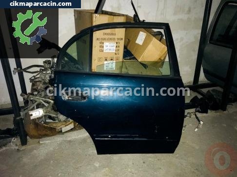 Toyota Corona Sağ Arka Kapı çıkma parça