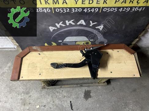 Opel Corsa Pedal çıkma parça