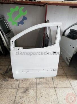 Ford Transit Courier Sol Ön Kapı çıkma parça