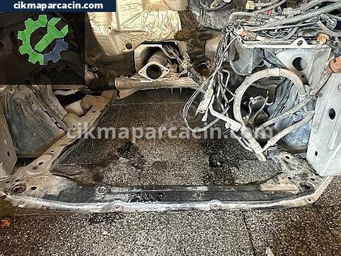 Dacia Dokker Travers çıkma parça
