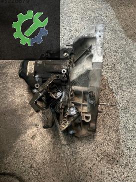 Dacia Dokker Transfer Kutusu çıkma parça