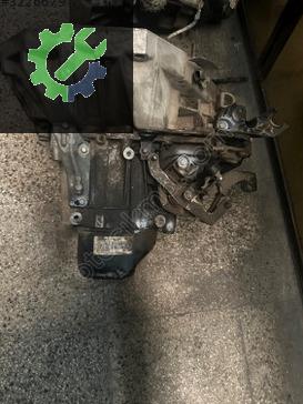 Dacia Dokker Transfer Kutusu çıkma parça