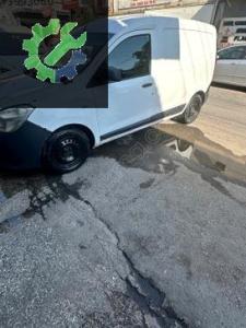Dacia dokker sol ön kapı dolu