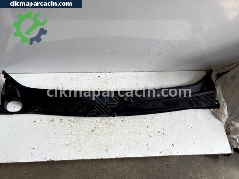 Dacia Duster Ön Cam Izgarası çıkma parça