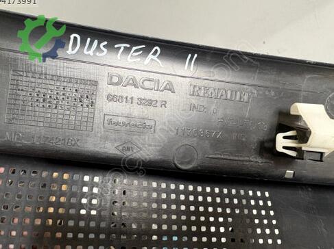 Dacia Duster Ön Cam Izgarası çıkma parça