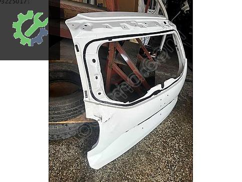 Dacia Duster Bagaj Kapağı çıkma parça