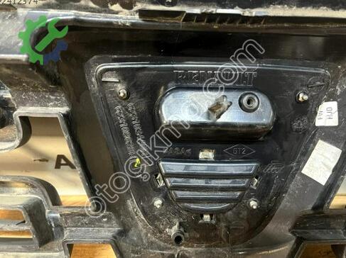 Dacia Duster Ön Panjur 623109628R çıkma parça