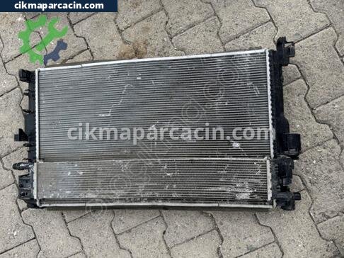 Dacia Duster Radyatör çıkma parça
