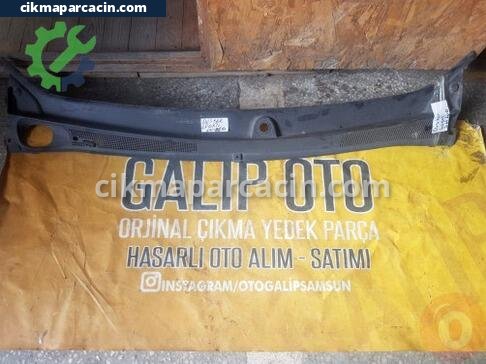 Dacia Sandero Ön Cam Izgarası çıkma parça