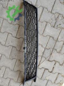 Dacia Sandero ön tampon ızgarası 2017 2020 arası