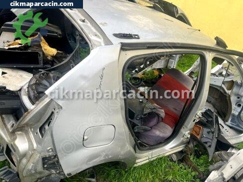 Dacia Sandero Sağ Arka Çamurluk çıkma parça