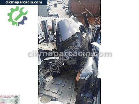 Dacia Sandero Çamurluk çıkma parça