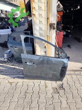 Dacia Sandero Sağ Ön Kapı çıkma parça