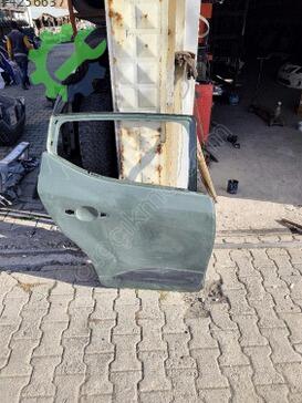 Dacia Sandero Sağ Ön Kapı çıkma parça