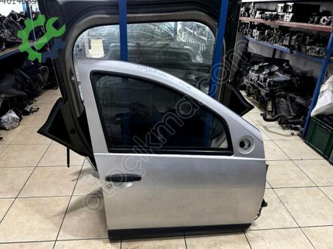 Dacia Sandero Sağ Ön Kapı çıkma parça