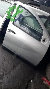Dacia Sandero Sağ Ön Kapı çıkma parça