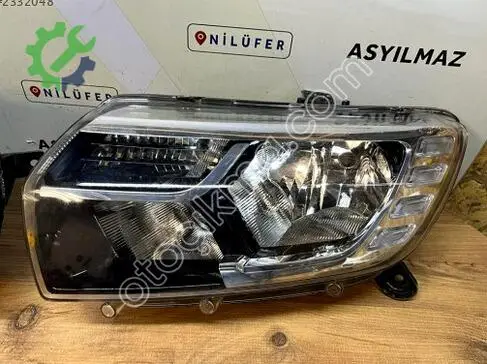 Dacia Sandero Sağ Ön Far çıkma parça