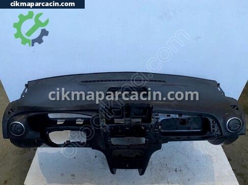 Dacia Sandero Torpido çıkma parça