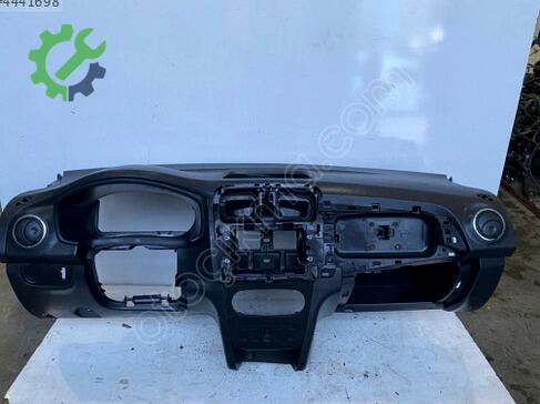 Dacia Sandero Torpido çıkma parça