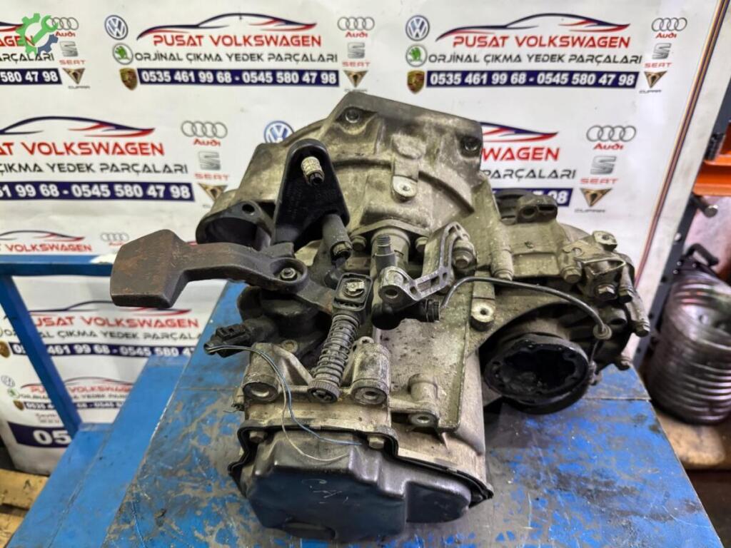 Volkswagen Jetta Manuel Şanzıman CAY çıkma parça