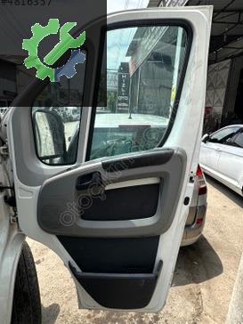 Fiat Ducato Sağ Ön Kapı çıkma parça