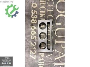 Volkswagen Passat Orijinal Çıkma Klima Kontrol Ünitesi 3C0863100