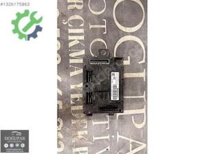 Çıkma Orijinal Beyin Renault Clio 284B15639R