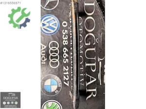 Volkswagen Jetta Orijinal Çıkma Arka Tampon Demiri