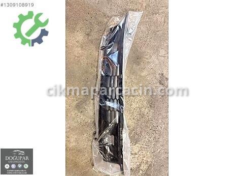 Skoda Karoq Ön Panjur çıkma parça