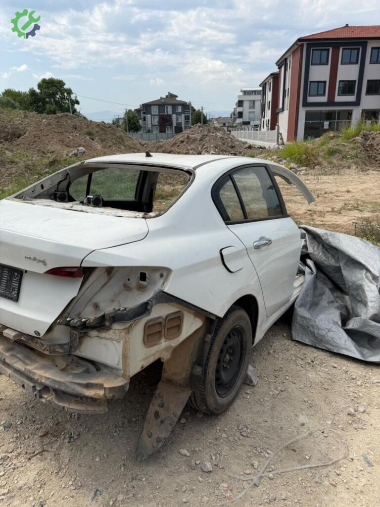 Fiat Egea Bagaj Kapağı çıkma parça