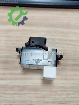 Kia Cerato Cam Düğmesi 93581-A7100 çıkma parça