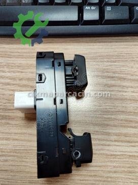 Kia Sportage Cam Düğmesi 93575-3W100 çıkma parça