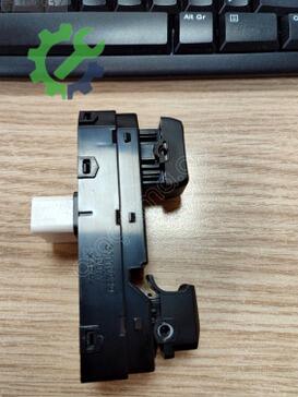 Kia Sportage Cam Açma Anahtarı 93575-3W100 çıkma parça
