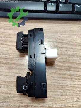 Kia Sportage Cam Açma Anahtarı 93575-3W100 çıkma parça