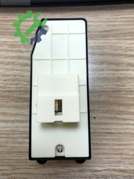 Toyota Yaris Cam Açma Anahtarı 84820-0D040 çıkma parça