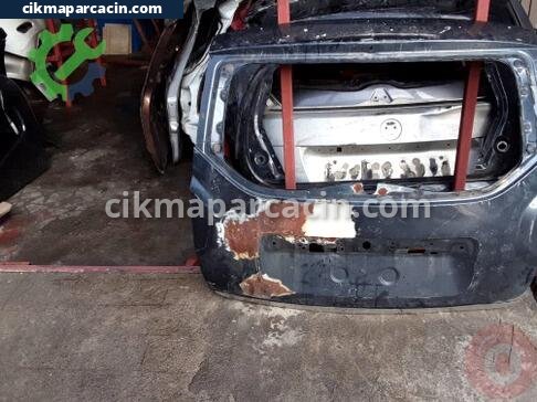 Dacia Duster Bagaj Kapağı çıkma parça