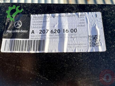 Mercedes-Benz E Serisi Ön Tampon Demiri A2076201600 çıkma parça