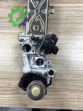 Volkswagen Passat EGR Valfi 03L131512AP çıkma parça