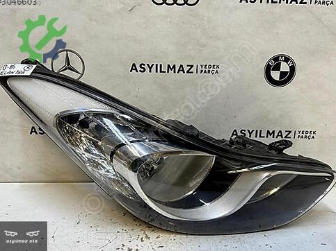 Hyundai Elantra Sağ Ön Far çıkma parça