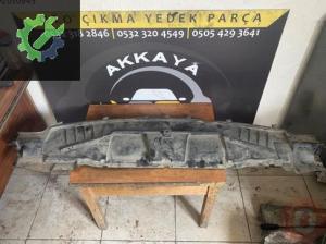 ET76-R016B26-A Courier Göğüs Paneli Uzantı Plastiği Çıkma