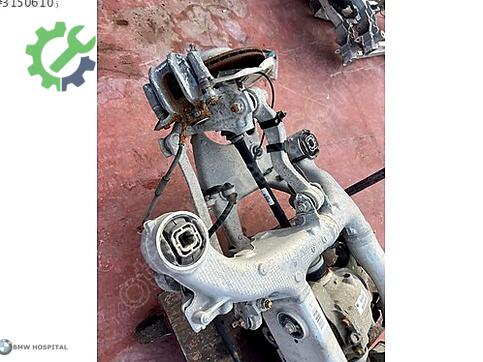 BMW 5 Serisi Arka Travers çıkma parça