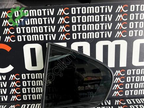 BMW 3 Serisi Kelebek Camı 43R001735 çıkma parça
