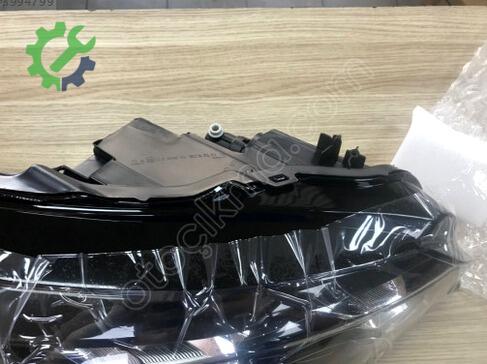 Peugeot 308 Sağ Ön Far 9833036180 çıkma parça