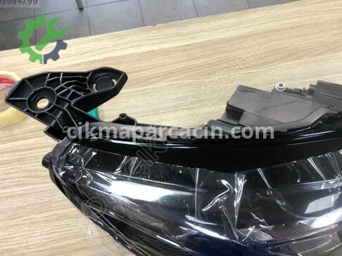 Peugeot 308 Sağ Ön Far 9833036180 çıkma parça