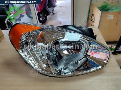 Hyundai Accent Sağ Ön Far çıkma parça