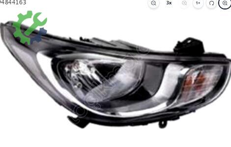 Hyundai Accent Sağ Ön Far çıkma parça