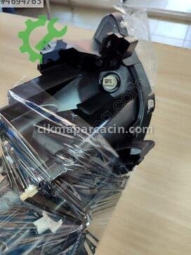 Toyota Auris Sağ Ön Far 81130-02A40 çıkma parça
