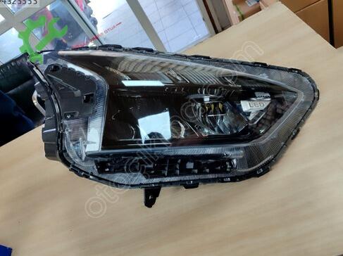 Hyundai Bayon Sağ Ön Far çıkma parça