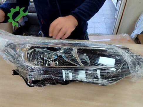 Toyota Corolla Sol Ön Far çıkma parça