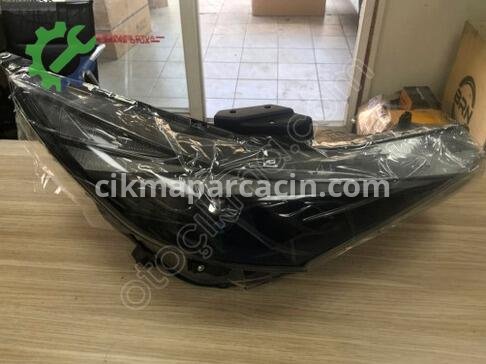 Hyundai Elantra Sağ Ön Far 92102-AA100 çıkma parça